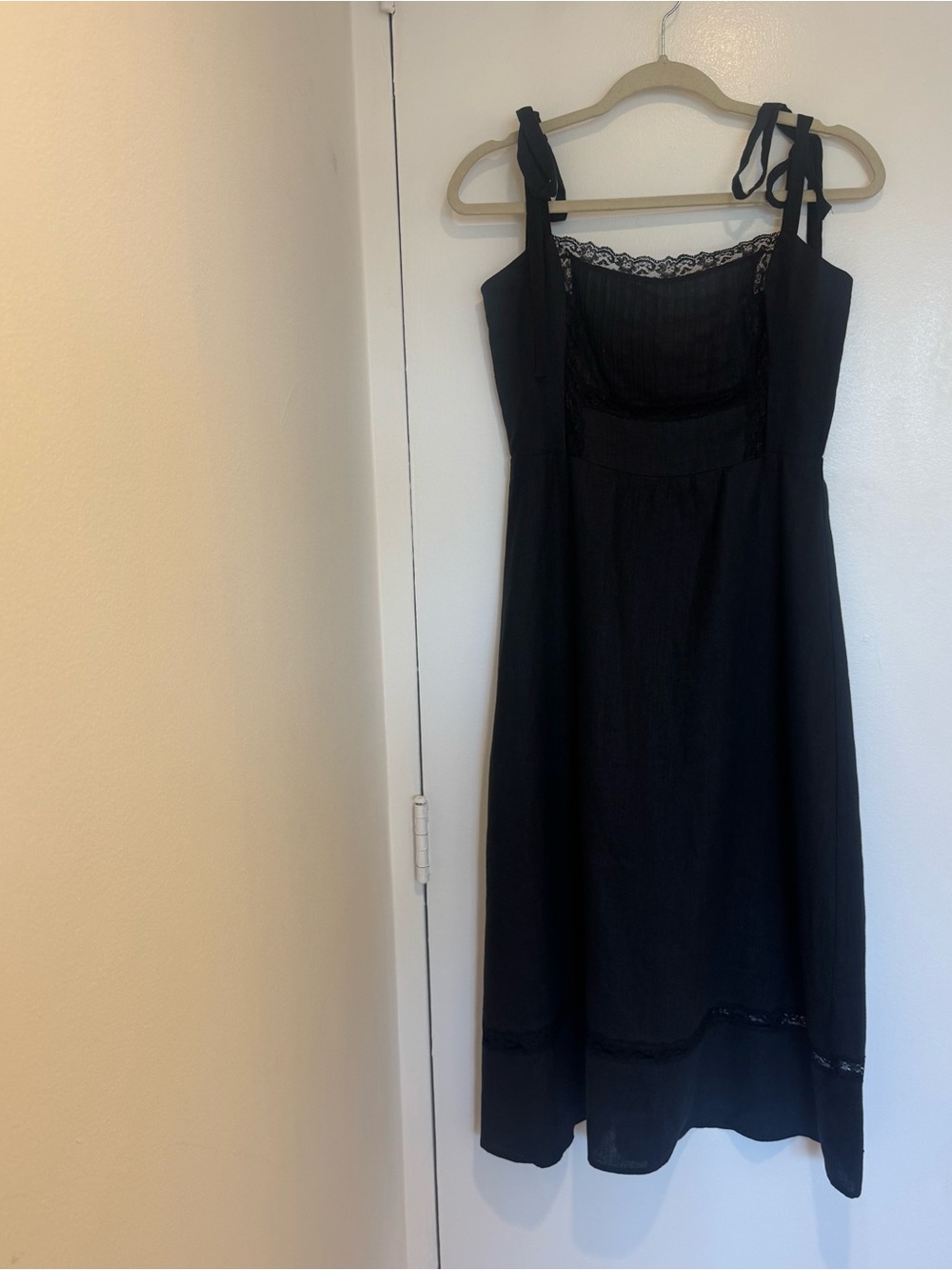Reformation Black Wyoming Dress - Picture 2 of 8